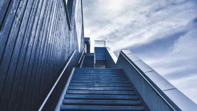 Quels sont les avantages de louer un monte-escalier ?